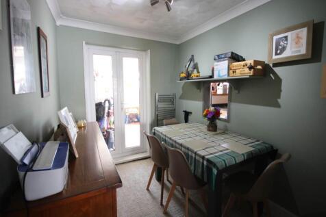Dining room (2)