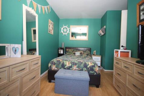 Bedroom 1 (2)