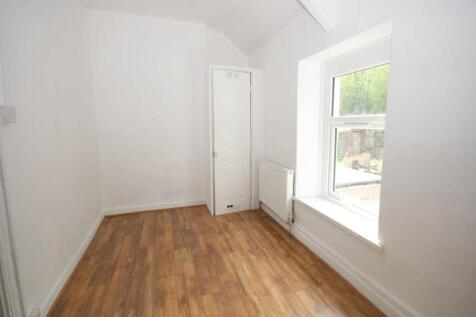 Bedroom 1 (2)