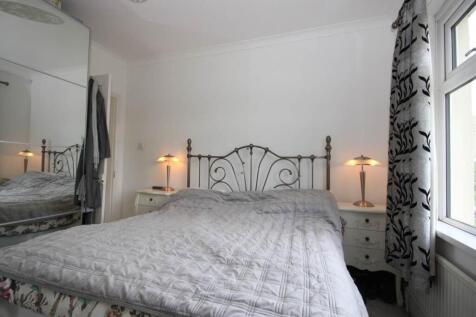 Bedroom 1 (2)