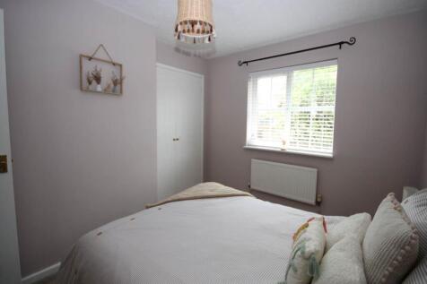 Bedroom 1 (2)