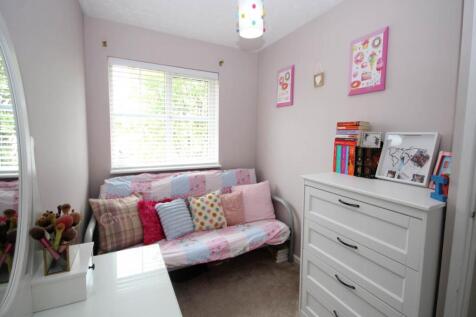 Bedroom 2 (2)
