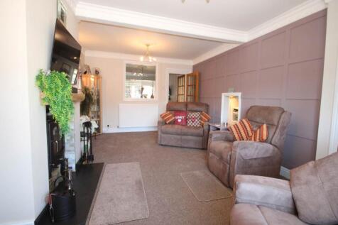 Living Room (2)