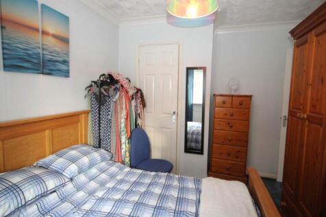 Bedroom 2 (2)