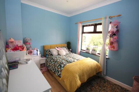 Bedroom 2 (2)