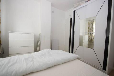 Bedroom 1 (2)