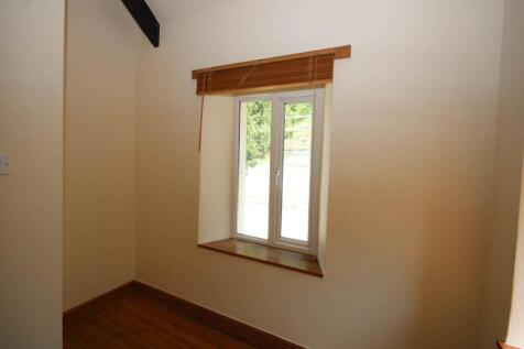 Bedroom 2 (2)