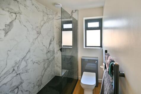 Bath/Shower Room