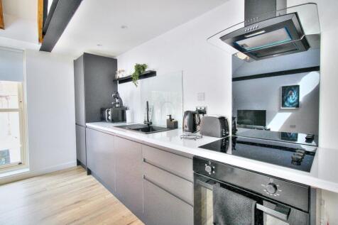 Open Plannd Living Room/Kitchen