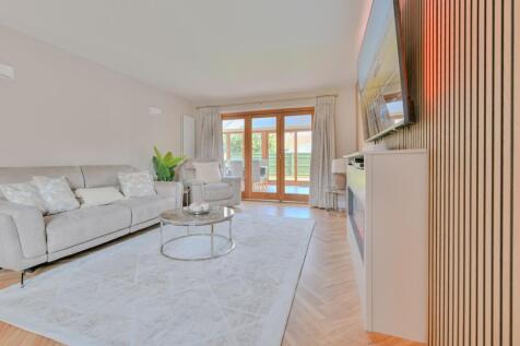 Lounge 4
