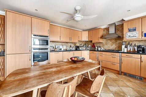 Open Planned Living Room and Kitchen