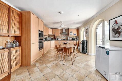 Open Planned Living Room and Kitchen