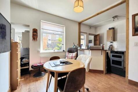 Open planned Dining Room and Kitchen