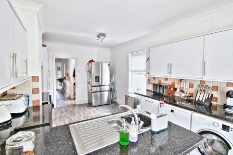 Kitchen/ Breakfast Room