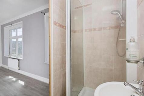 Master En Suite Shower Room