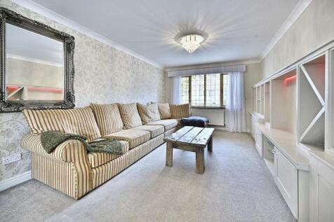 Open Plan Kitchen and Living Area