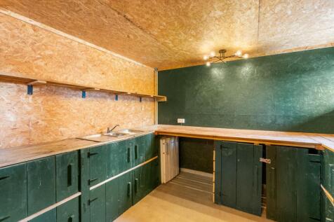 Outbuilding 3 / Bar