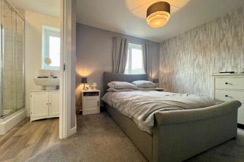 Master With Ensuite