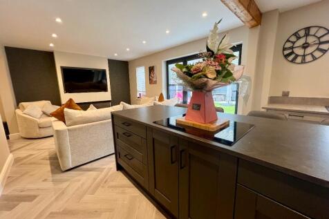 Kitchen Island 