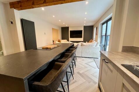 Kitchen Island 