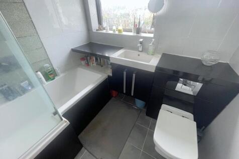 First Floor Bathroom