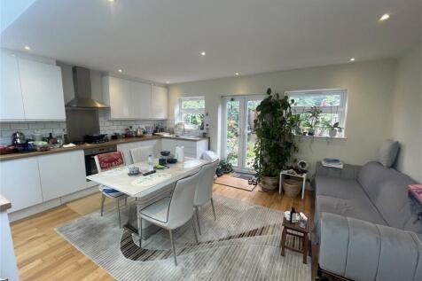Kitchen/Dining Area