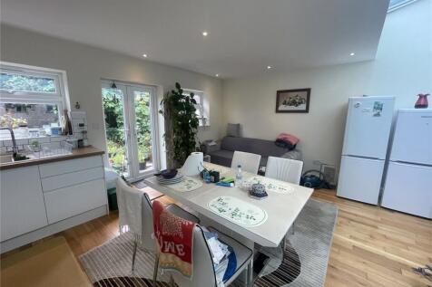 Kitchen/Dining Area