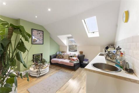 Lounge / Kitchen