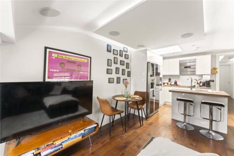 Lounge / Kitchen
