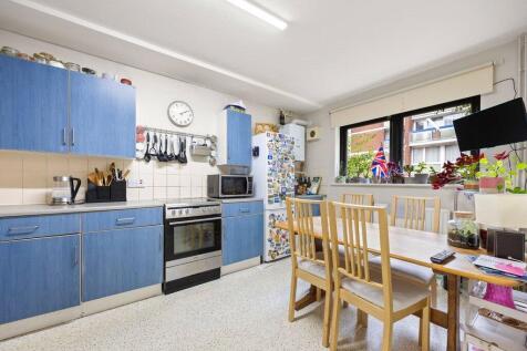 Kitchen Dining Area