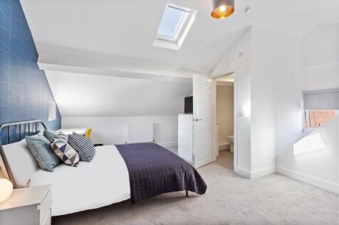 Room 6 - Ensuite