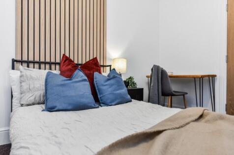Room 4 - Ensuite