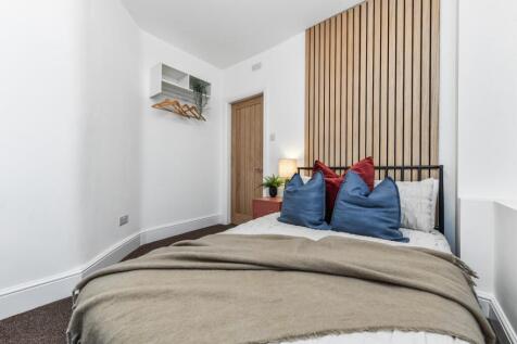 Room 2 - Ensuite