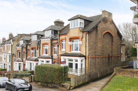 3-bedroom Garden Duplex Flat on Mount Pleasant Vi