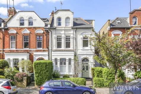 One-Bedroom Flat with Modern Features in the Hear