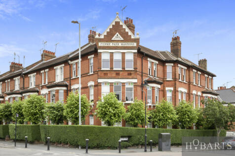 Charming Two/Three-Bedroom Flat in Iconic Crouch 