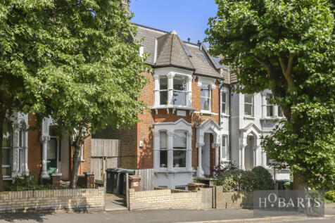 Stylish Two-Bedroom Flat with Garden and Stunning