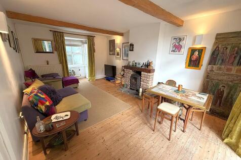 LIVING ROOM 1
