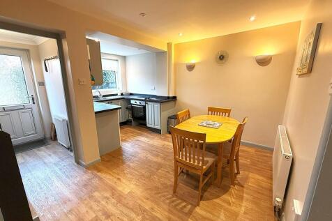 KITCHEN DINER 1