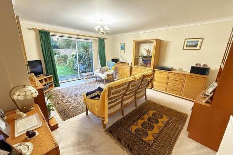 LIVING ROOM 1