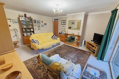 LIVING ROOM 3