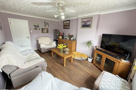 LIVING ROOM 2