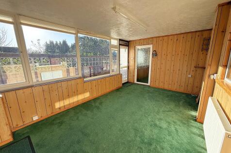 GARDEN ROOM 1