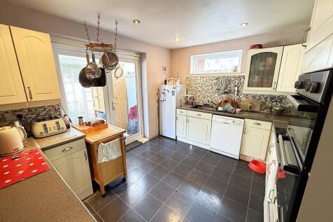 KITCHEN 1