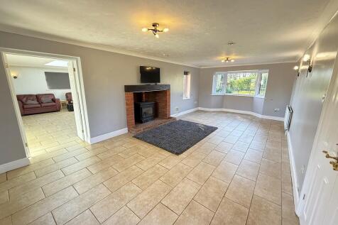 LIVING ROOM 1