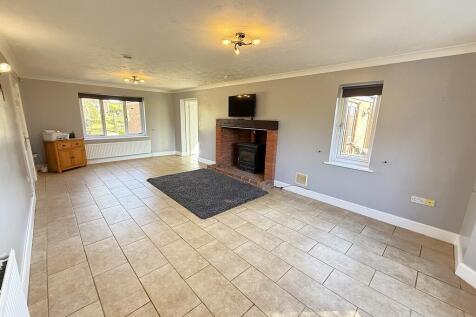 LIVING ROOM 3