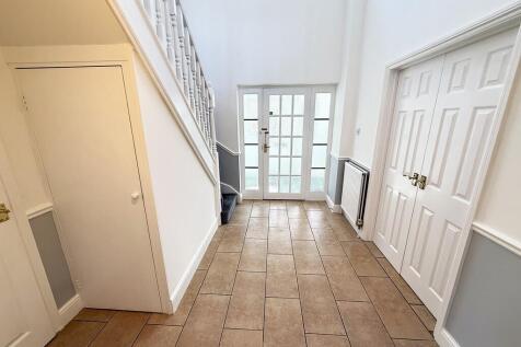 ENTRANCE HALL 2