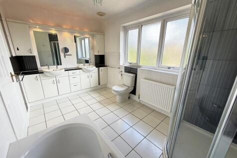 EN SUITE 2