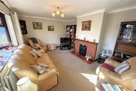 LIVING ROOM 1