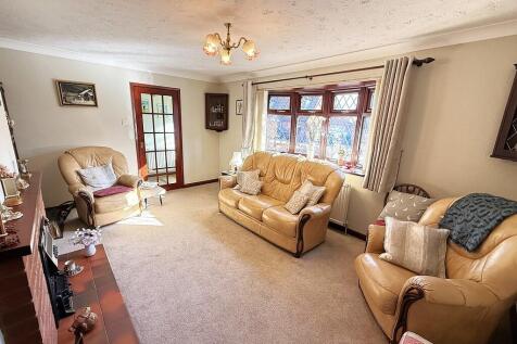 LIVING ROOM 2